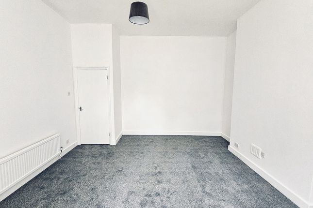 Flat Flat 2, 32, Hamlet Road, Crystal Palace photo 4