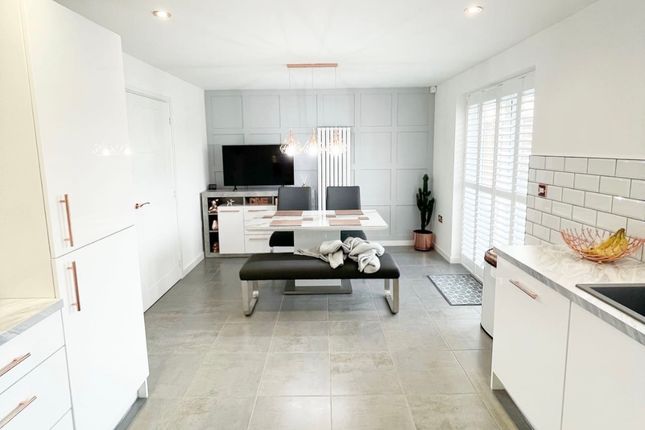 35, Waypoint Road, Birkenhead photo 3