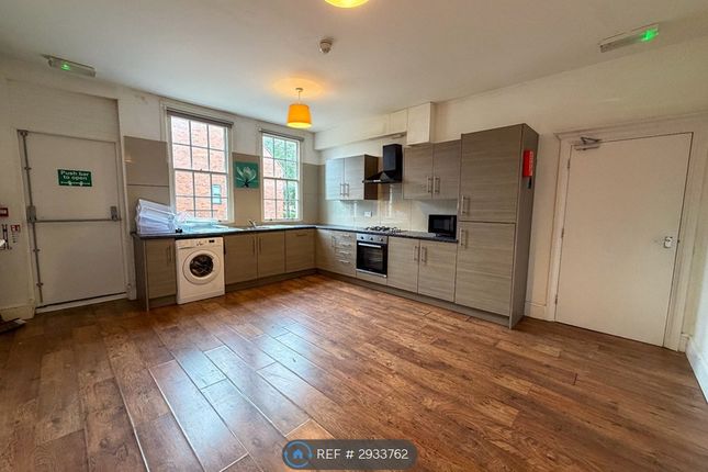 4-bed flat on Flat, Westcotes Drive, Leicester, £2,167/mo