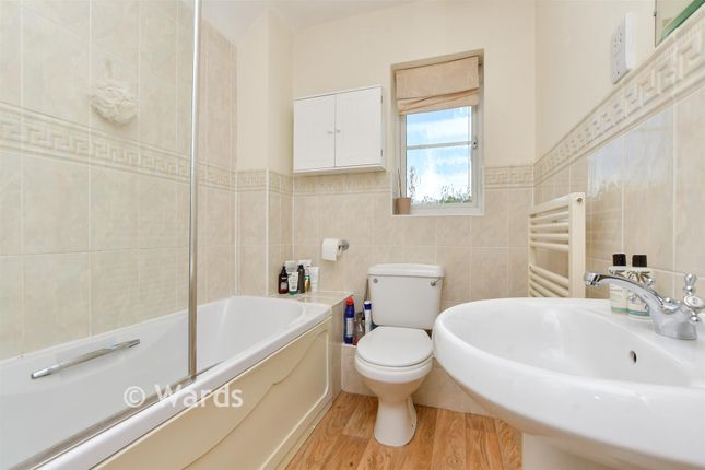 6, Maple Close, Broadstairs photo 3