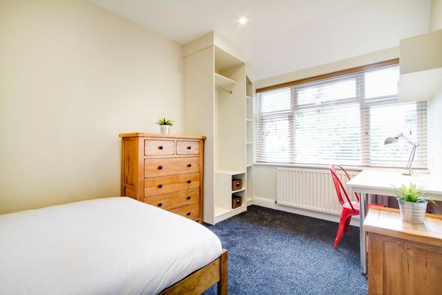 9, Sherwood Avenue, Manchester photo 2