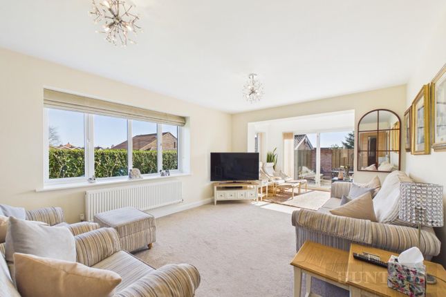 1, Parker Close, Bridlington photo 3
