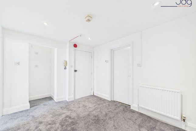 Flat 2, 33 Marine Road West, Morecambe photo 4