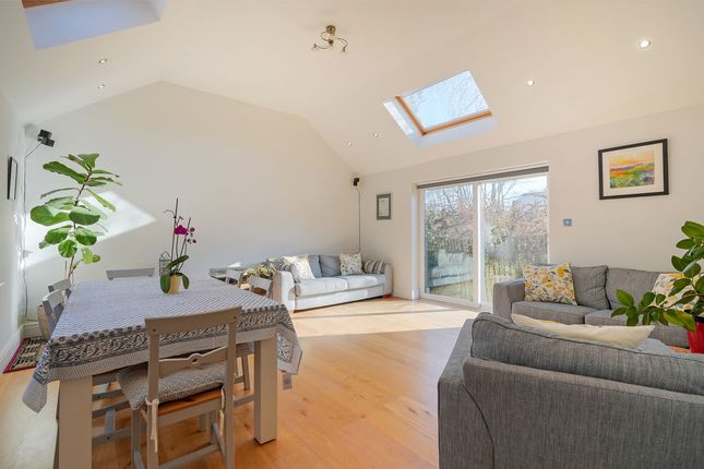 8, Slayleigh Delph, Sheffield photo 3