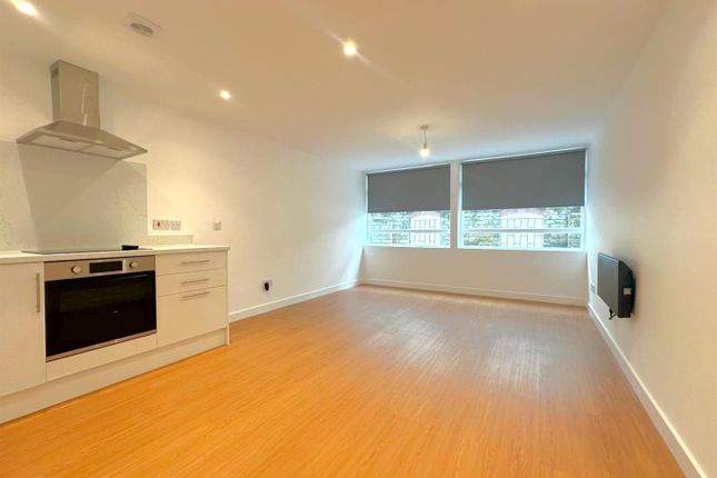 Thumbnail Flat to rent in Rosedale Road, Richmond