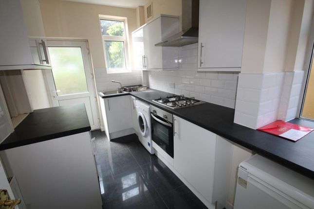 Thumbnail Property to rent in Victoria Park Road, Leicester