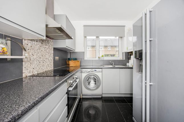 Thumbnail Flat to rent in Cephas Street, London