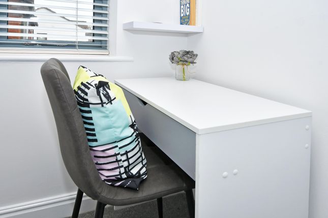 Twin Bedroom 