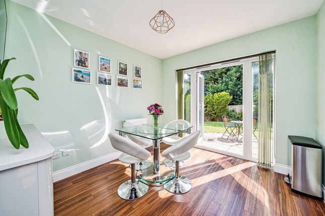 15, Red Kite Way, High Wycombe photo 4