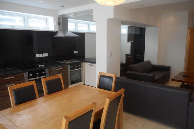 92A, Woodville Road, Cardiff photo 3