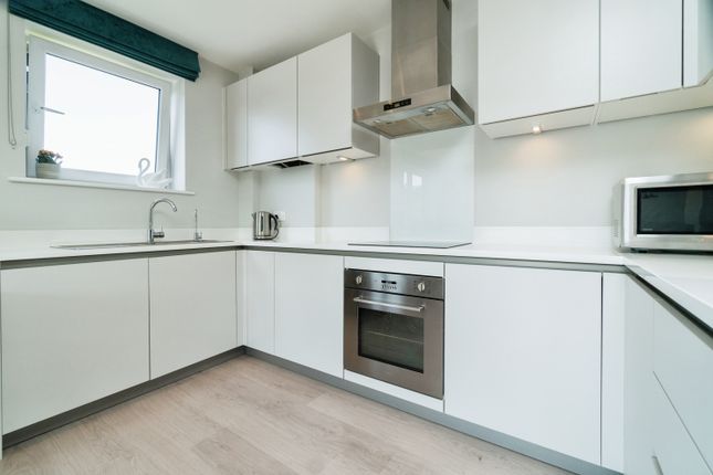 Flat for sale in Whyteleafe Hill, Whyteleafe, Surrey
