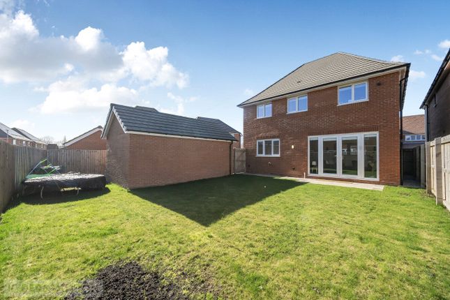 1, Dunning Drive, Oldham photo 2
