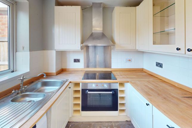5 Flood Hatch, Maidstone photo 4