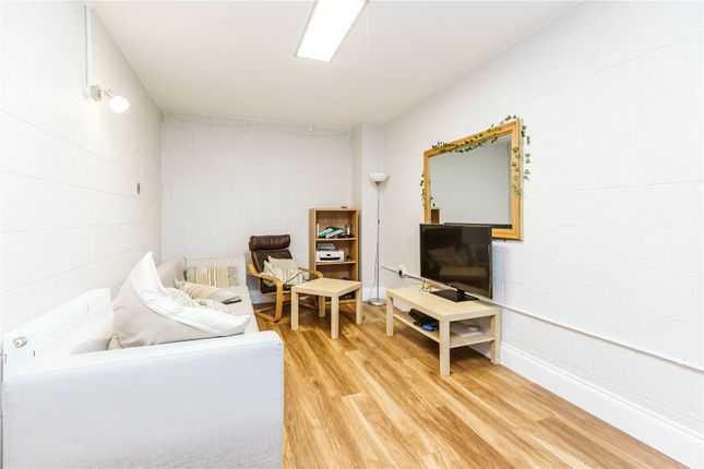 2, Jekyll Close, Bristol photo 2