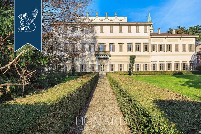 Villa for sale in Corbetta, Milano, Lombardia