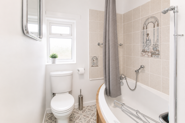 29 Birch Street, Ashton-under-Lyne photo 4