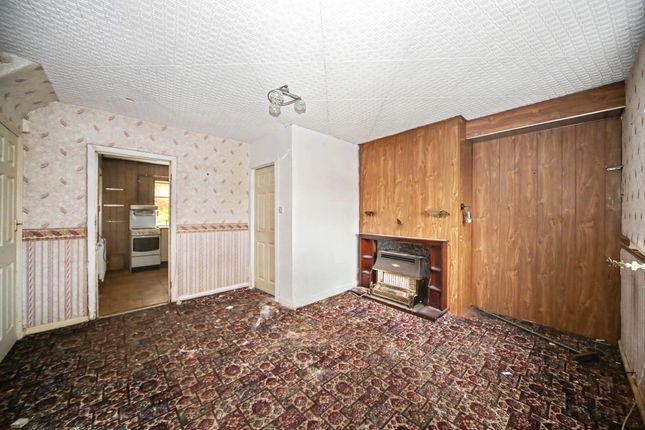 37, Hollinhurst Road, Manchester photo 2
