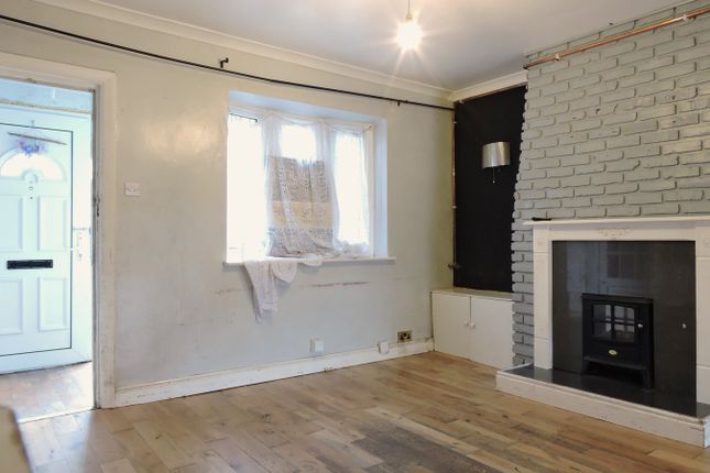37, Cecil Road, Cheshunt photo 3