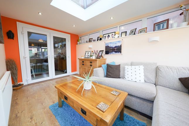 2 Barton Close, Leicester photo 3
