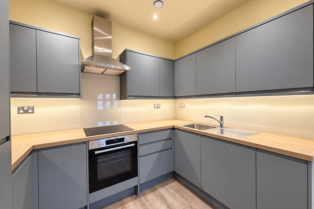 Carlyle Road, Ealing photo 3