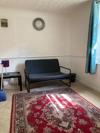 Flat 4, 8, Cardiff Grove, Luton photo 2