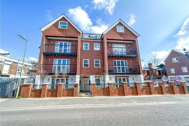Flat for sale in Church Road, Fleet, Hampshire