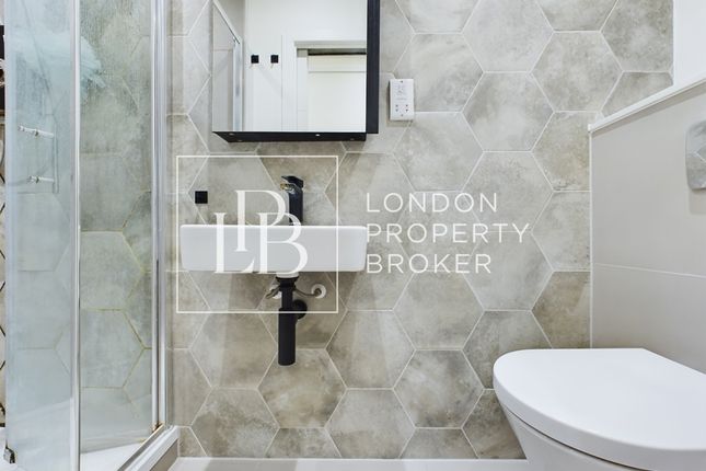 Apartment 10 Manhattan Apartments 26, Clifford Road, London photo 5