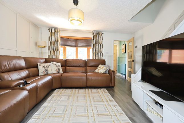 45, Julie Croft, Bilston photo 2