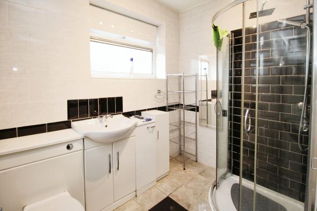 Flat for sale in Southdown Close, Stockport, Greater Manchester
