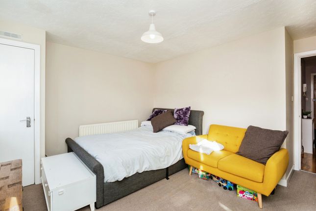 Flat for sale in Whitefield Road, Tunbridge Wells