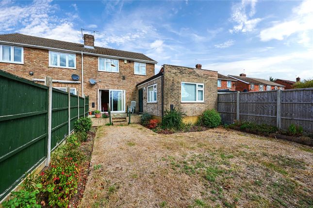 17, Trinity Close, Surrey photo 3
