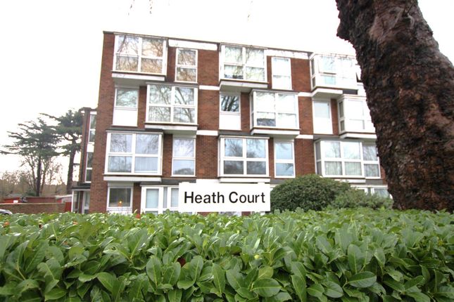 Thumbnail Flat to rent in Heath Court, Hollybush Hill, Wanstead
