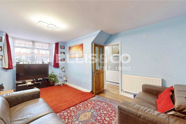 9, Bamford Avenue, Wembley photo 2