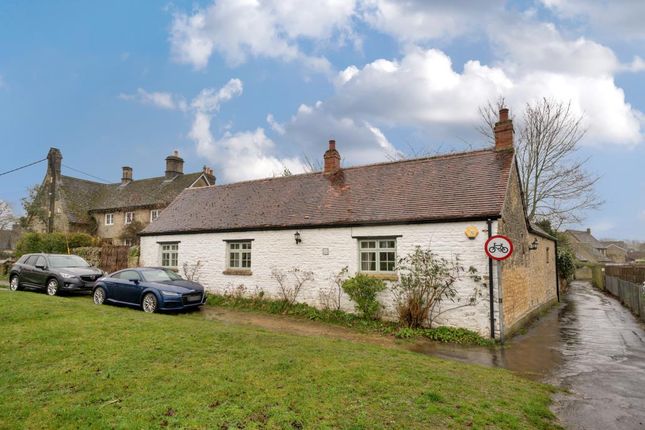 Thumbnail Detached bungalow for sale in Cassington, Oxfordshire