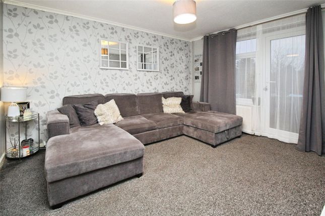17, Stamford Avenue, Milton Keynes photo 2