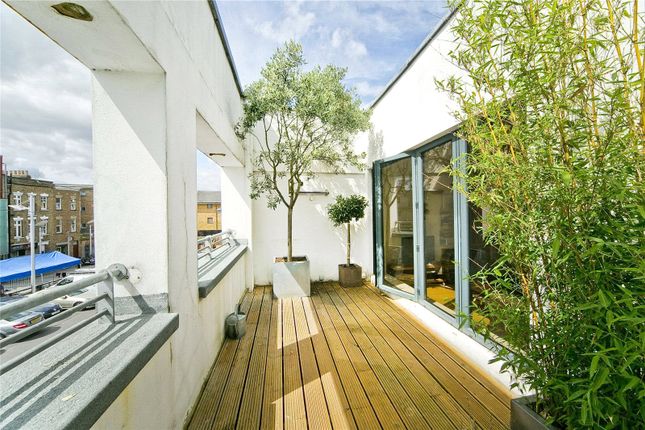 Flat for sale in Gillett Place, Dalston, Hackney