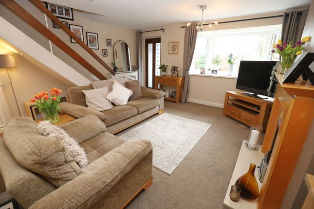 2, Laburnum Court, Bury photo 3