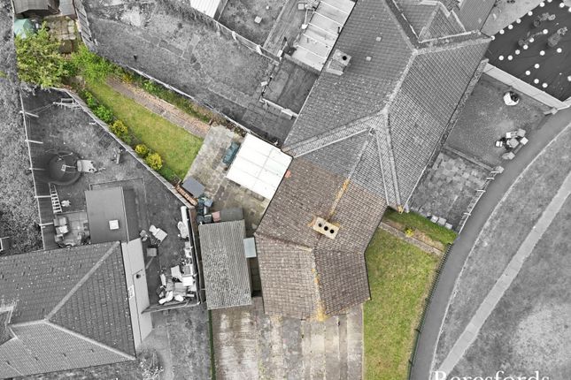 2, Raydons Road, Dagenham photo 2