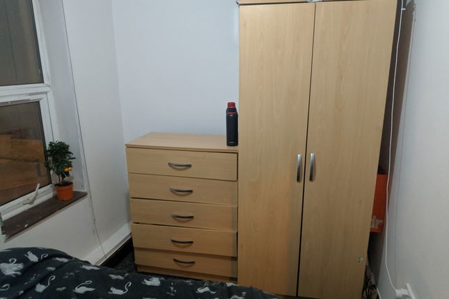 Flat to rent in |Ref: R153761|, Commercial Road, Southampton