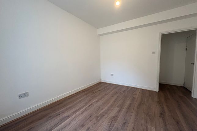 18a, Chiswick Road, London photo 4
