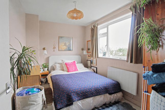 17 Surrey Lodge, Queens Road, Hersham Village photo 4