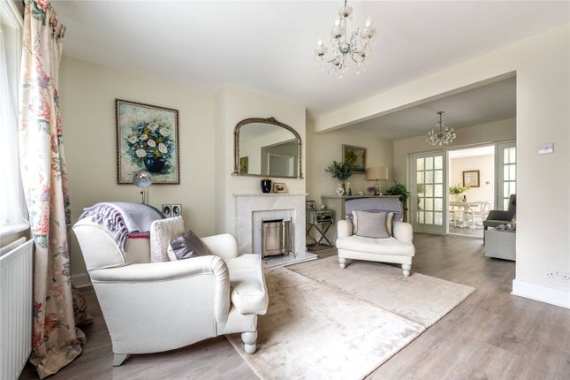 25, Yew Tree Road, Surrey photo 2