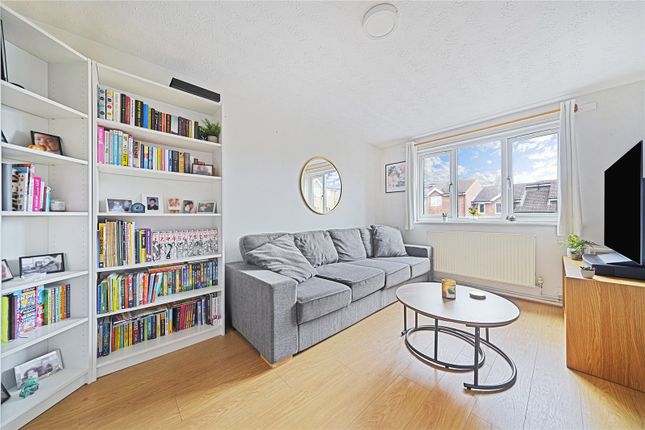 Thumbnail Flat for sale in Green Pond Close, Walthamstow, London