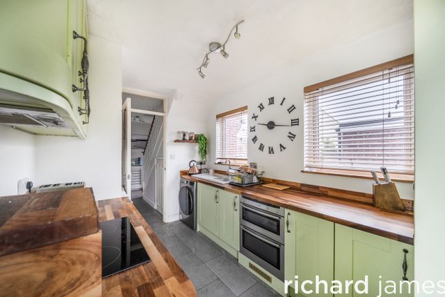 57, Goldsborough Close, Swindon photo 4