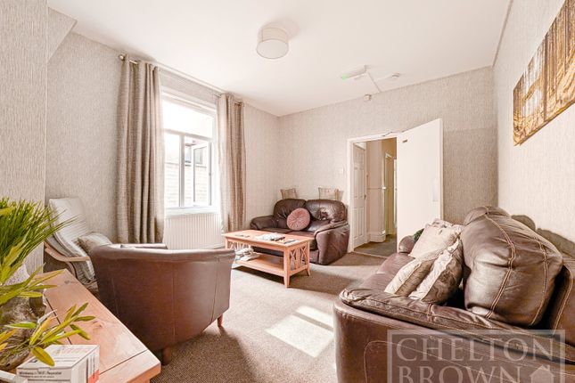 393, Wellingborough Road, Northamptonshire photo 2