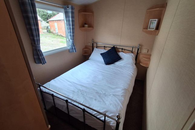 Willerby Salsa, Coopers Beach Holiday Park, Church Lane, Colchester photo 5