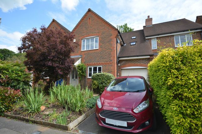 Terraced house to rent in Forelands Way, Chesham, Buckinghamshire