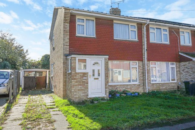 3-bed semi-detached on 11, Ashborne Close, Ashford, £250,000