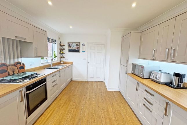 8, Keaton Close, Skegness photo 3