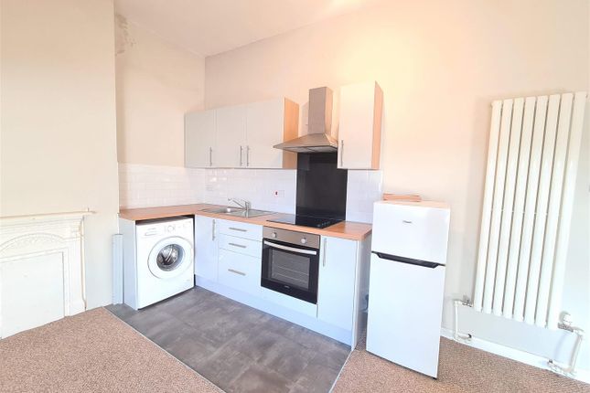 Flat 3, 23, Hookstone Road, Harrogate photo 4